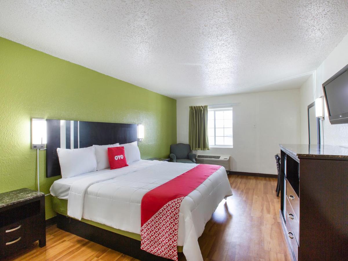 Oyo Hotel Lafayette La I-10 & University Exterior photo