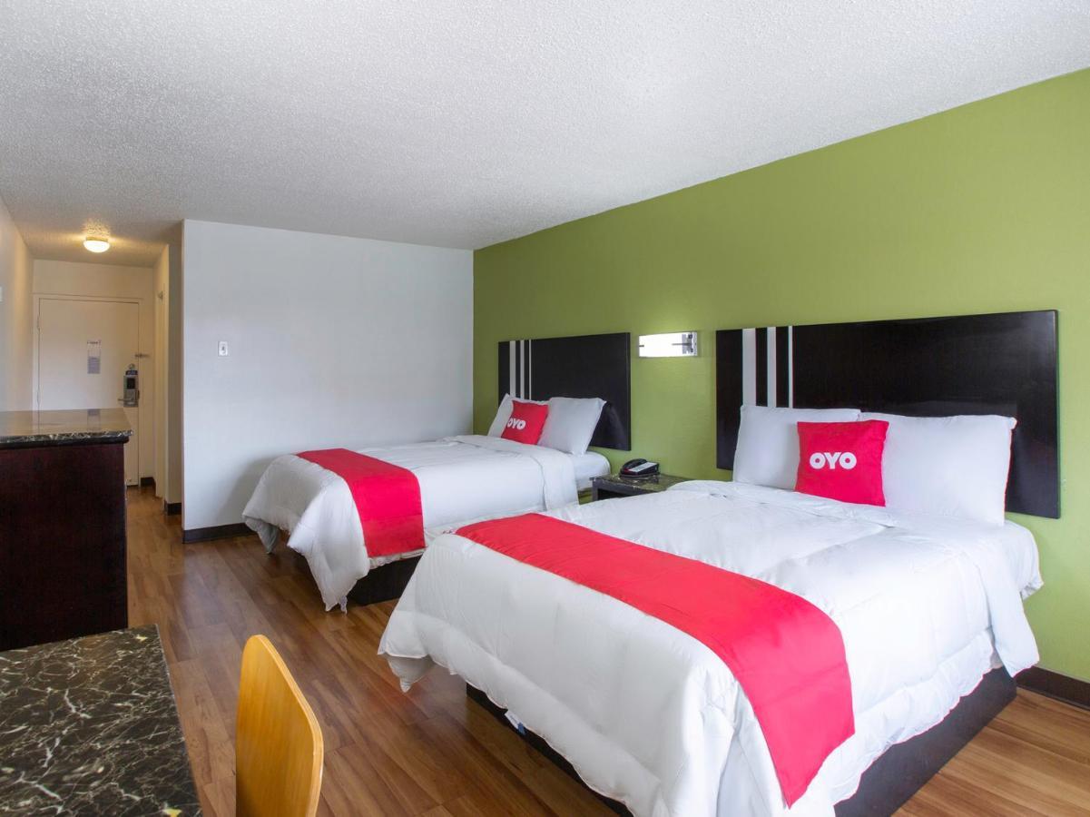 Oyo Hotel Lafayette La I-10 & University Exterior photo